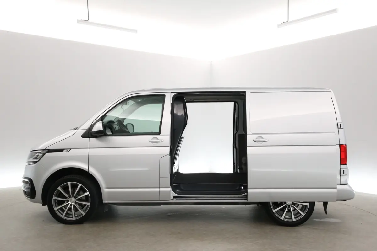 2.0 TDI 200PK | Automaat | Airco | Cruise | Carplay | Camera | 2x Schuifdeur | 3 Zits | Trekhaak | LED