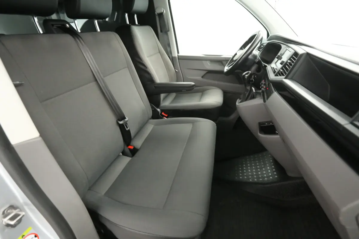 2.0 TDI 200PK | Automaat | Airco | Cruise | Carplay | Camera | 2x Schuifdeur | 3 Zits | Trekhaak | LED