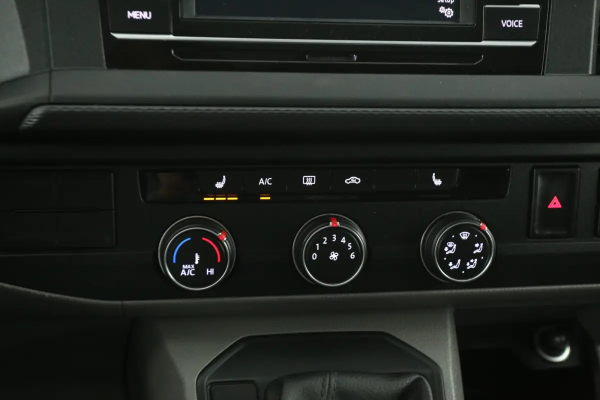 2.0 TDI 200PK | Automaat | Airco | Cruise | Carplay | Camera | 2x Schuifdeur | 3 Zits | Trekhaak | LED