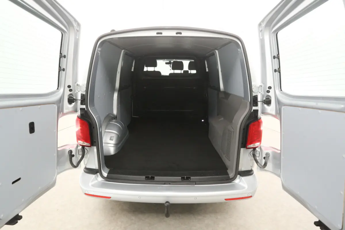 2.0 TDI 200PK | Automaat | Airco | Cruise | Carplay | Camera | 2x Schuifdeur | 3 Zits | Trekhaak | LED