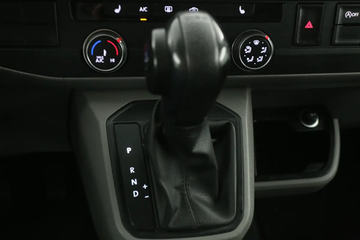 2.0 TDI 200PK | Automaat | Airco | Cruise | Carplay | Camera | 2x Schuifdeur | 3 Zits | Trekhaak | LED