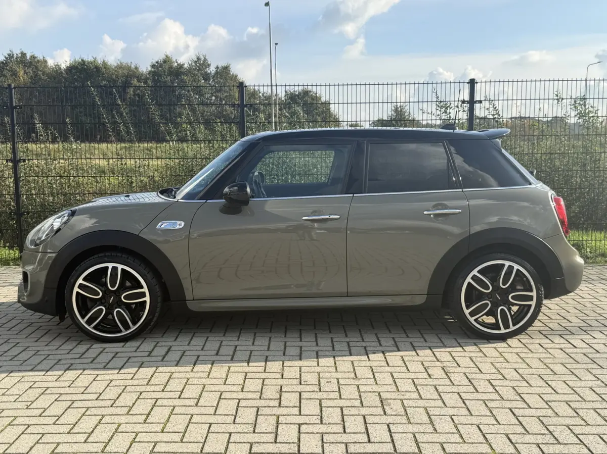 2.0 Cooper S Pepper JCW | Carplay | PDC | Camera | Pano | HUD |