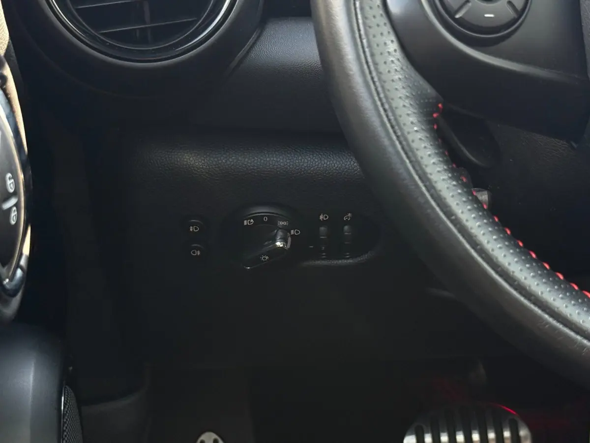 2.0 Cooper S Pepper JCW | Carplay | PDC | Camera | Pano | HUD |