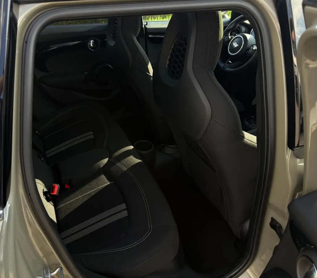 2.0 Cooper S Pepper JCW | Carplay | PDC | Camera | Pano | HUD |