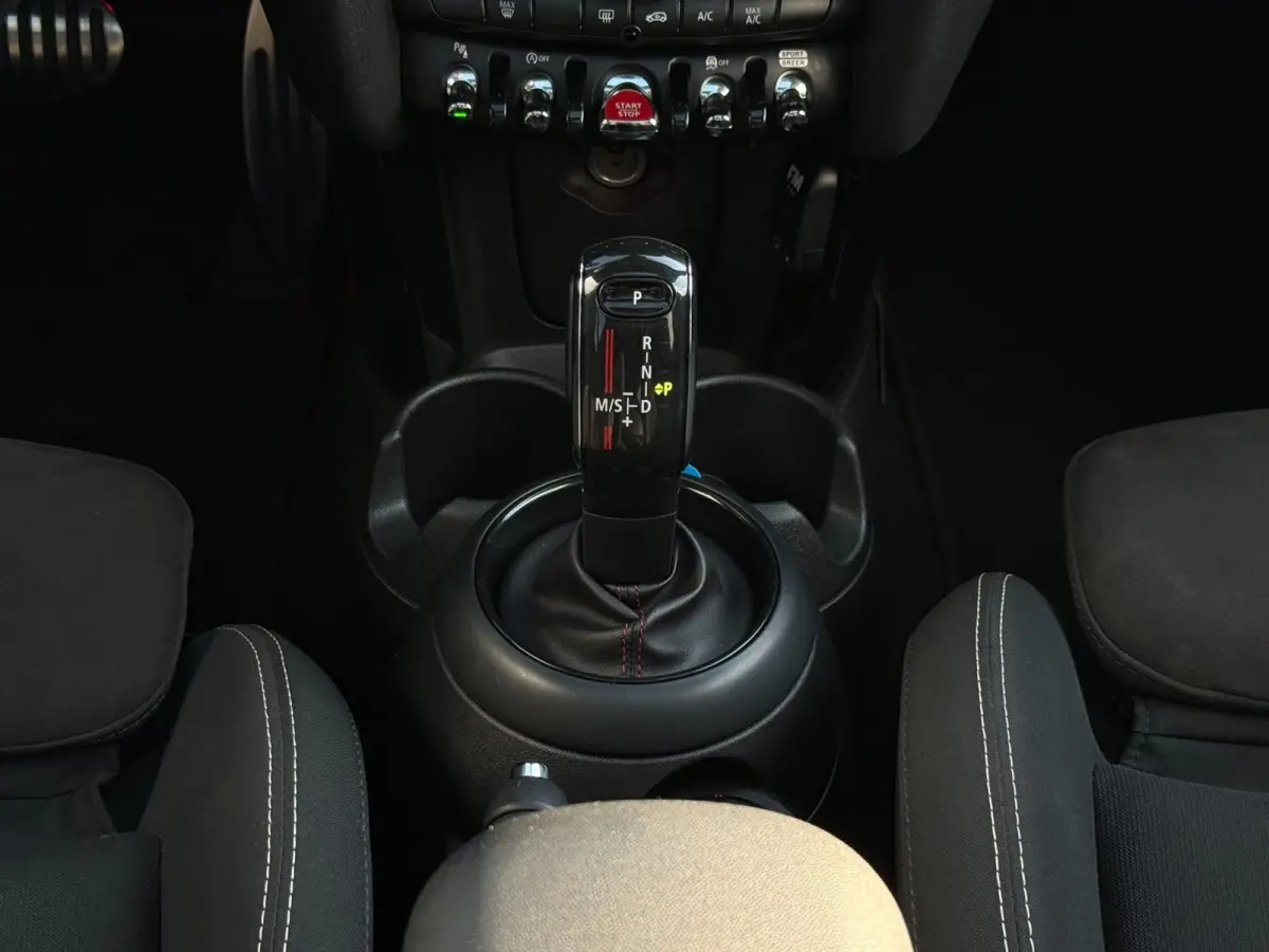 2.0 Cooper S Pepper JCW | Carplay | PDC | Camera | Pano | HUD |