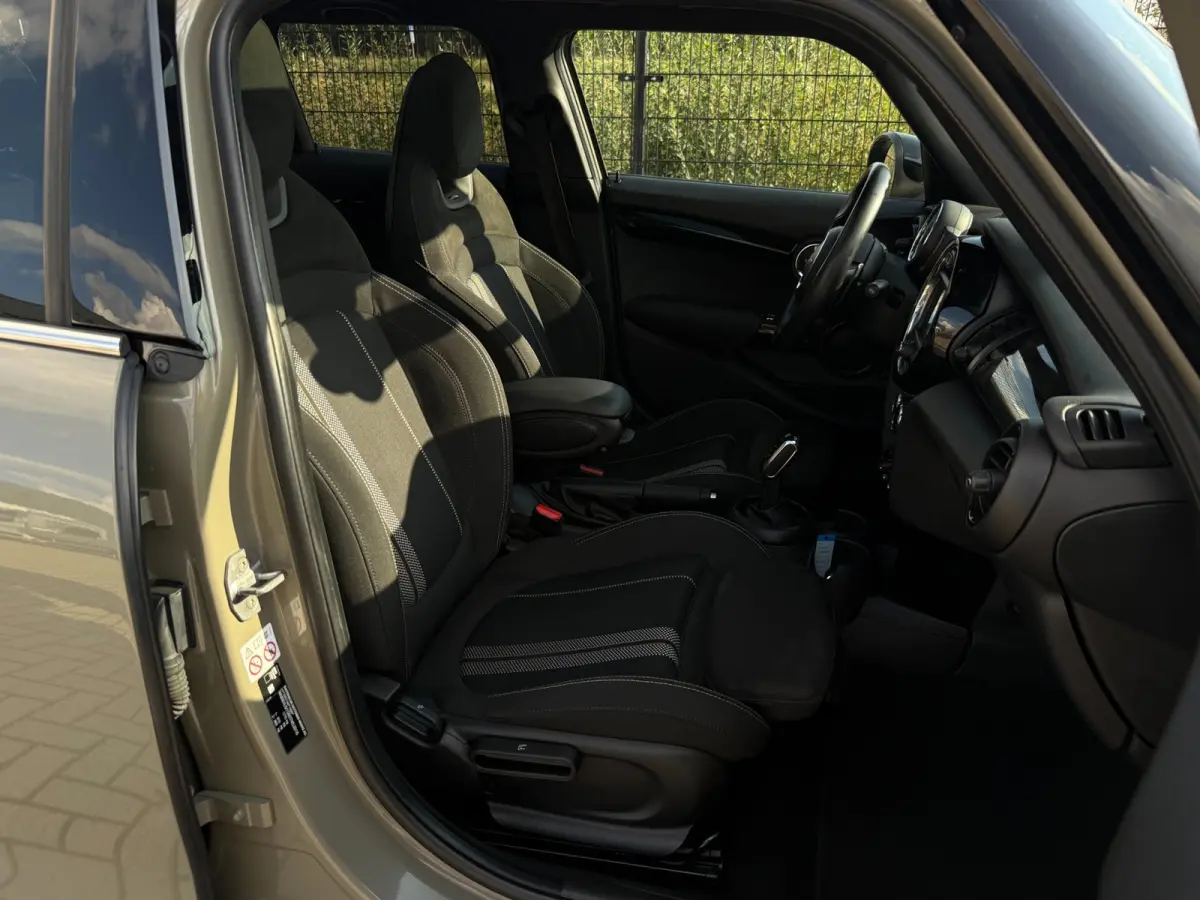 2.0 Cooper S Pepper JCW | Carplay | PDC | Camera | Pano | HUD |