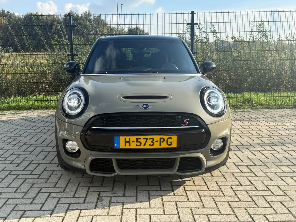2.0 Cooper S Pepper JCW | Carplay | PDC | Camera | Pano | HUD |