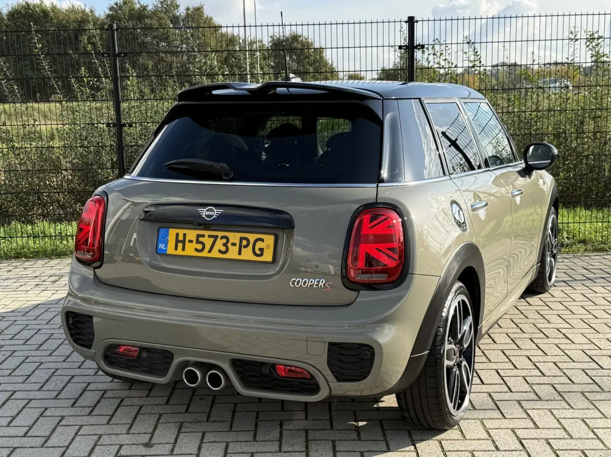 2.0 Cooper S Pepper JCW | Carplay | PDC | Camera | Pano | HUD |