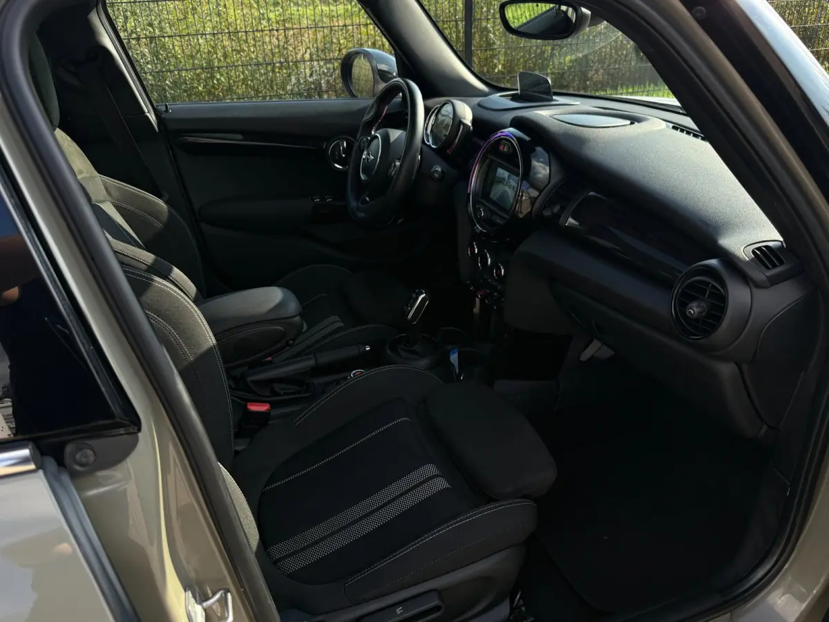 2.0 Cooper S Pepper JCW | Carplay | PDC | Camera | Pano | HUD |