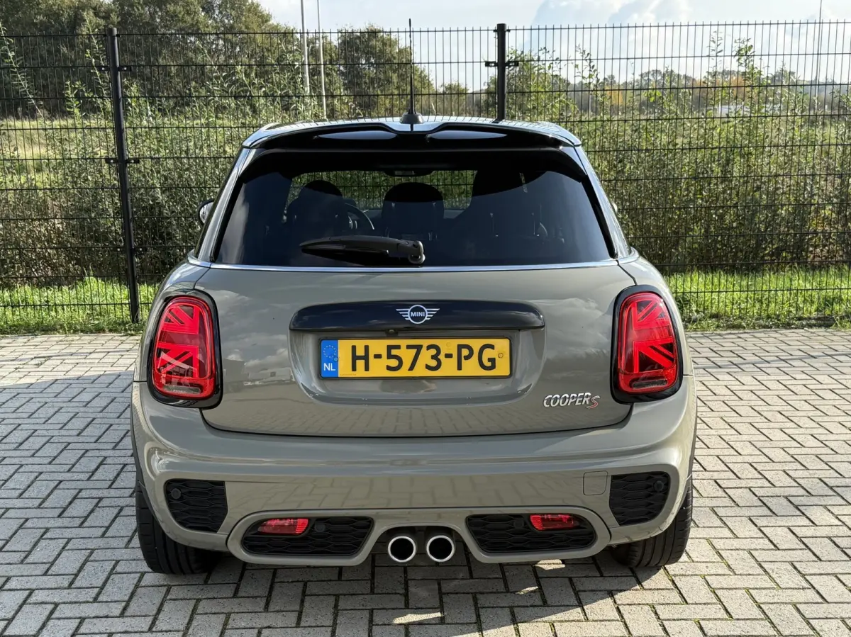 2.0 Cooper S Pepper JCW | Carplay | PDC | Camera | Pano | HUD |
