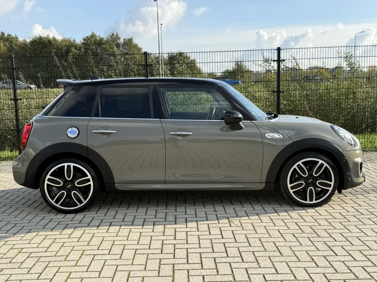 2.0 Cooper S Pepper JCW | Carplay | PDC | Camera | Pano | HUD |