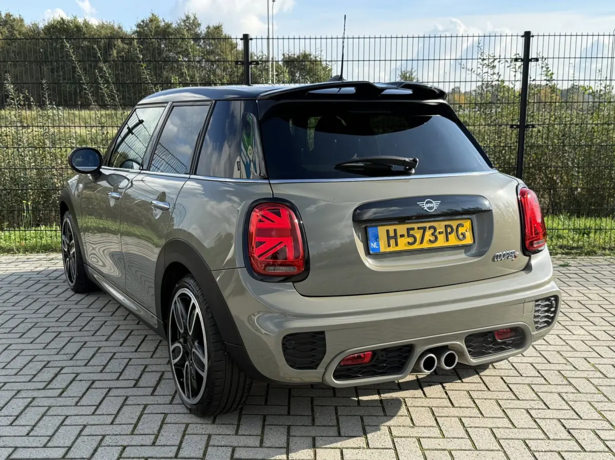 2.0 Cooper S Pepper JCW | Carplay | PDC | Camera | Pano | HUD |