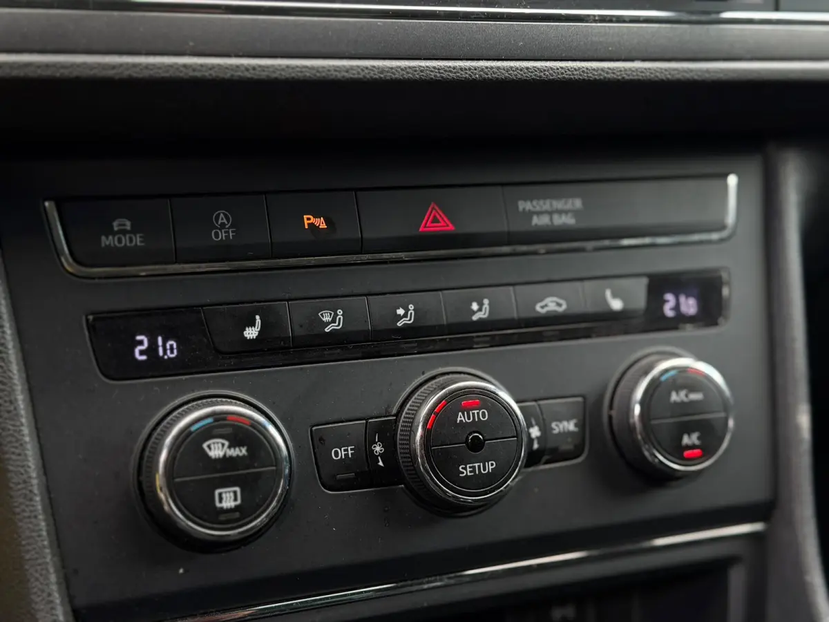 1.4 EcoTSI FR 150PK (CRUISE CONTROL, STOELVERWARMING, PARKEERSENSOREN, LED, HALF LEDER, GOED ONDH, ETC!)