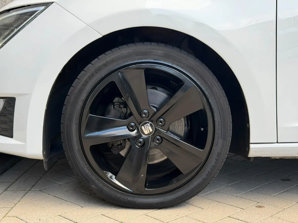 1.4 EcoTSI FR 150PK (CRUISE CONTROL, STOELVERWARMING, PARKEERSENSOREN, LED, HALF LEDER, GOED ONDH, ETC!)