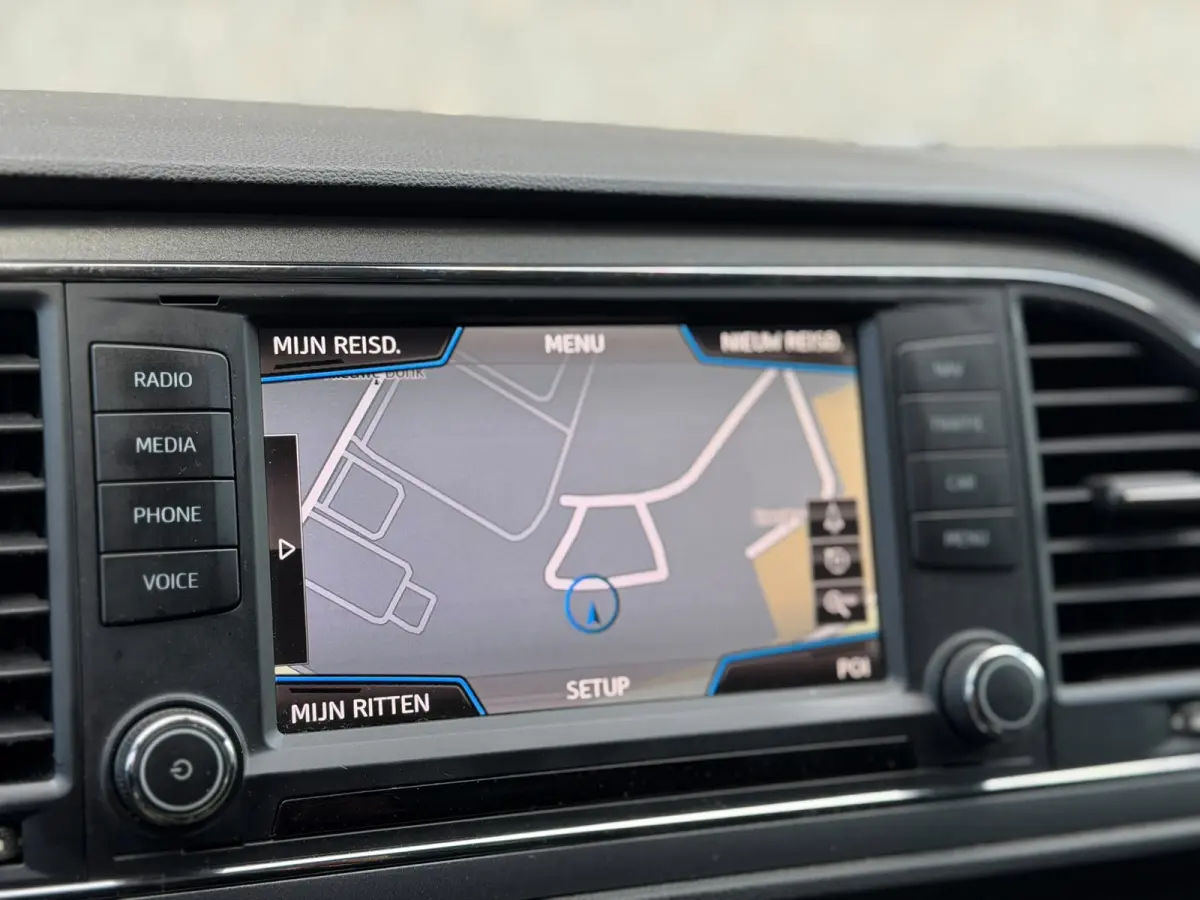 1.4 EcoTSI FR 150PK (CRUISE CONTROL, STOELVERWARMING, PARKEERSENSOREN, LED, HALF LEDER, GOED ONDH, ETC!)
