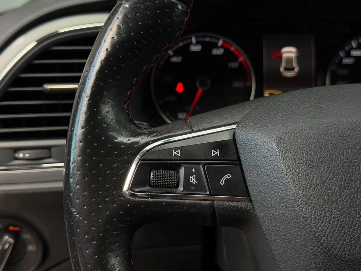 1.4 EcoTSI FR 150PK (CRUISE CONTROL, STOELVERWARMING, PARKEERSENSOREN, LED, HALF LEDER, GOED ONDH, ETC!)