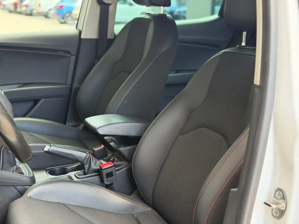 1.4 EcoTSI FR 150PK (CRUISE CONTROL, STOELVERWARMING, PARKEERSENSOREN, LED, HALF LEDER, GOED ONDH, ETC!)