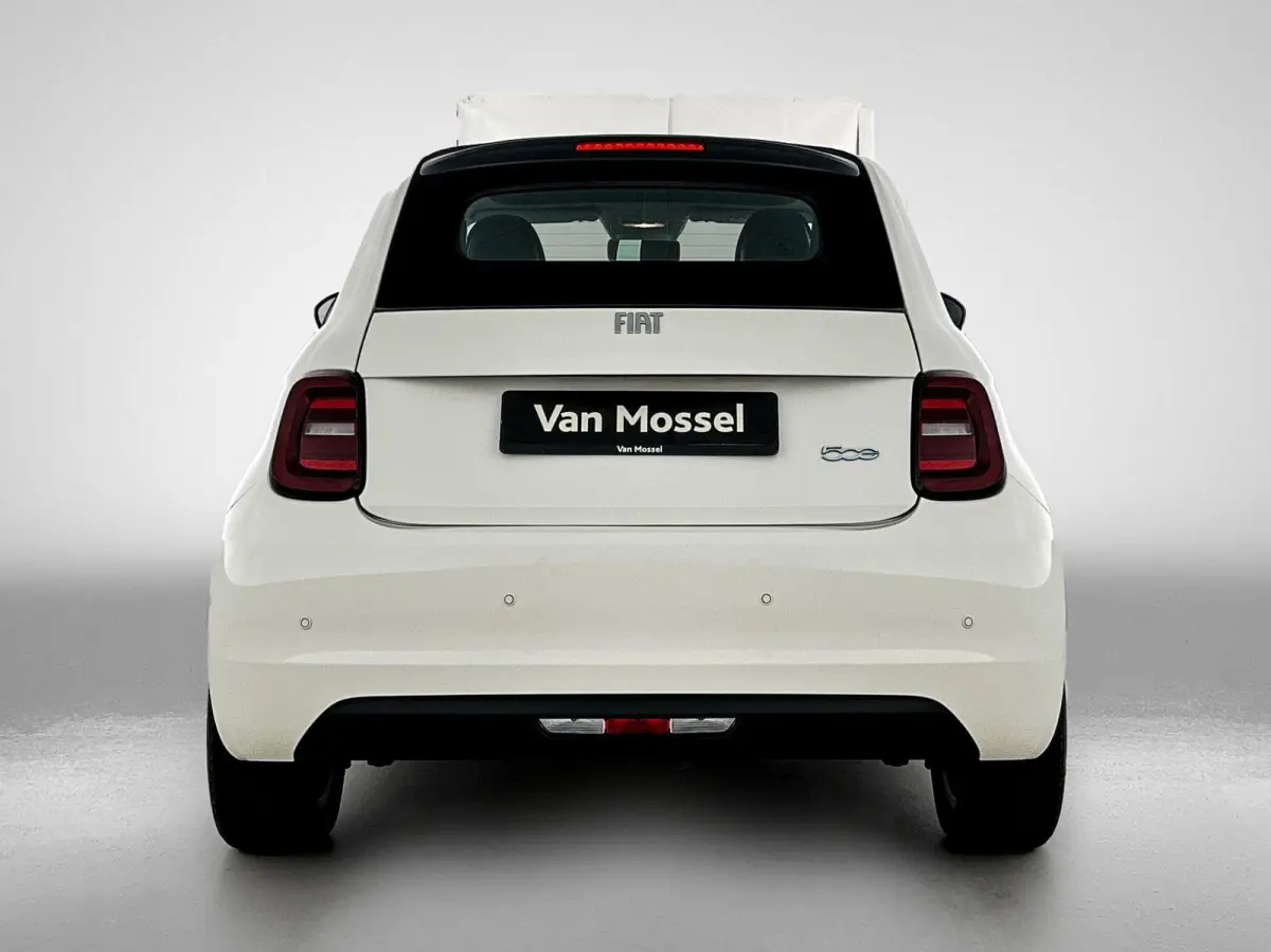 Icon | SOH: 95,25% | Apple Carplay/Android Auto | Parkeersensoren Achter | Stoelverwarming