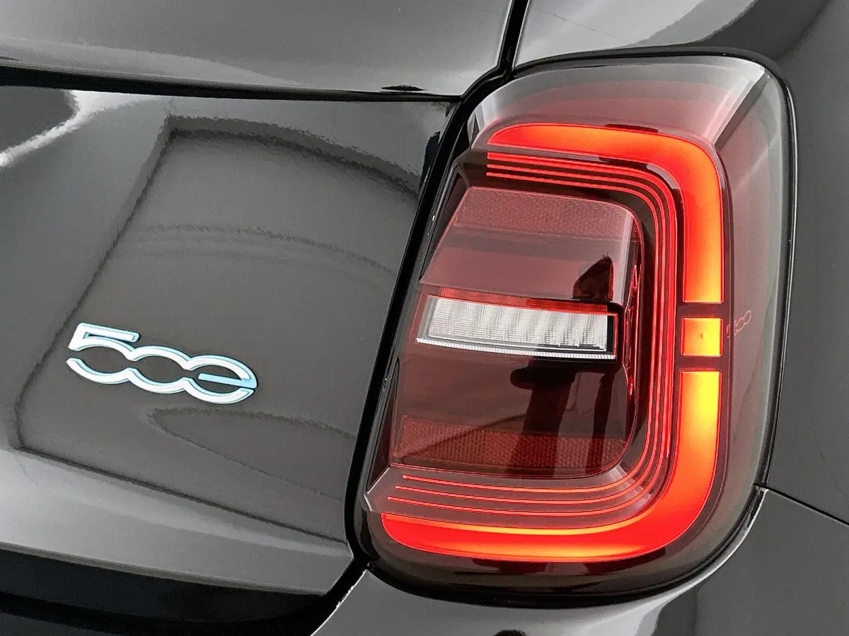Icon 42 kWh | SOH: 95,29% | Apple Carplay/Android Auto | Stoelverwarming | Parkeersensoren
