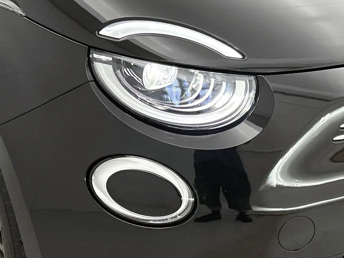Icon 42 kWh | SOH: 95,29% | Apple Carplay/Android Auto | Stoelverwarming | Parkeersensoren