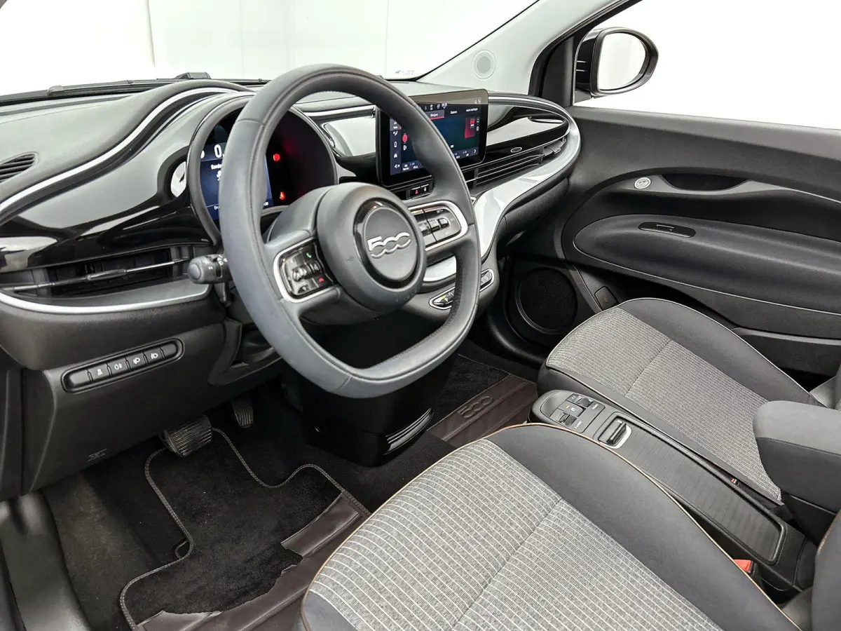 Icon 42 kWh | SOH: 95,29% | Apple Carplay/Android Auto | Stoelverwarming | Parkeersensoren
