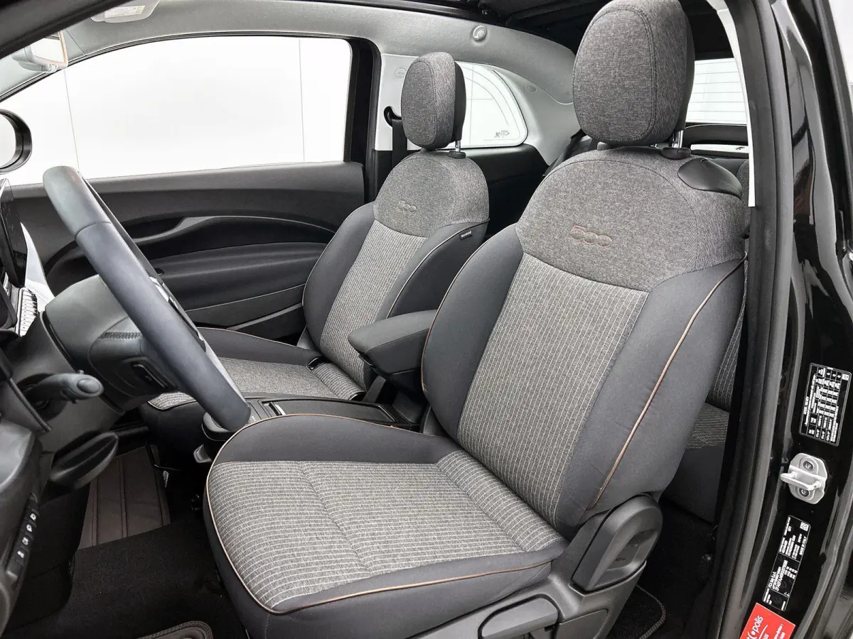 Icon 42 kWh | SOH: 95,29% | Apple Carplay/Android Auto | Stoelverwarming | Parkeersensoren