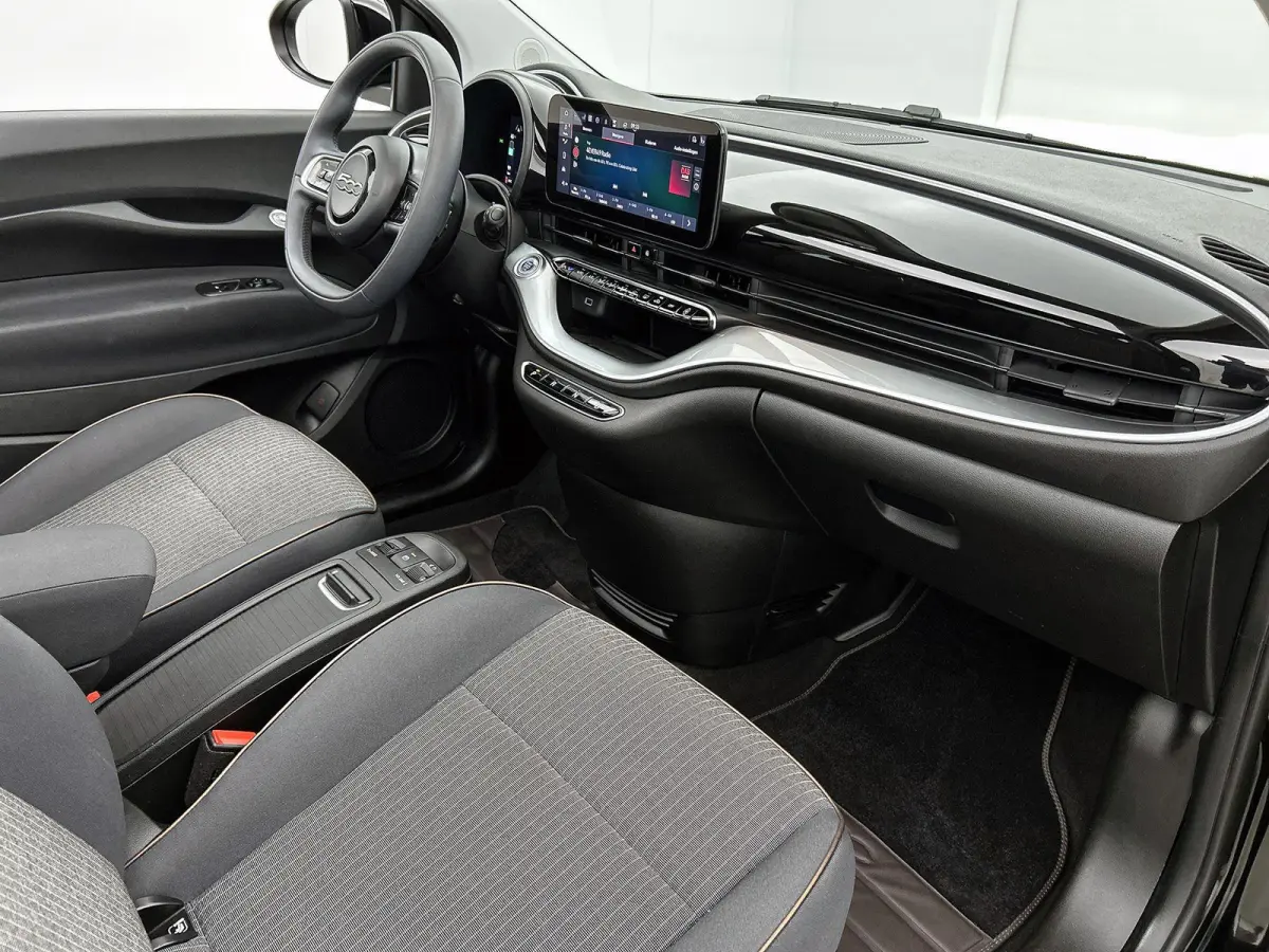 Icon 42 kWh | SOH: 95,29% | Apple Carplay/Android Auto | Stoelverwarming | Parkeersensoren