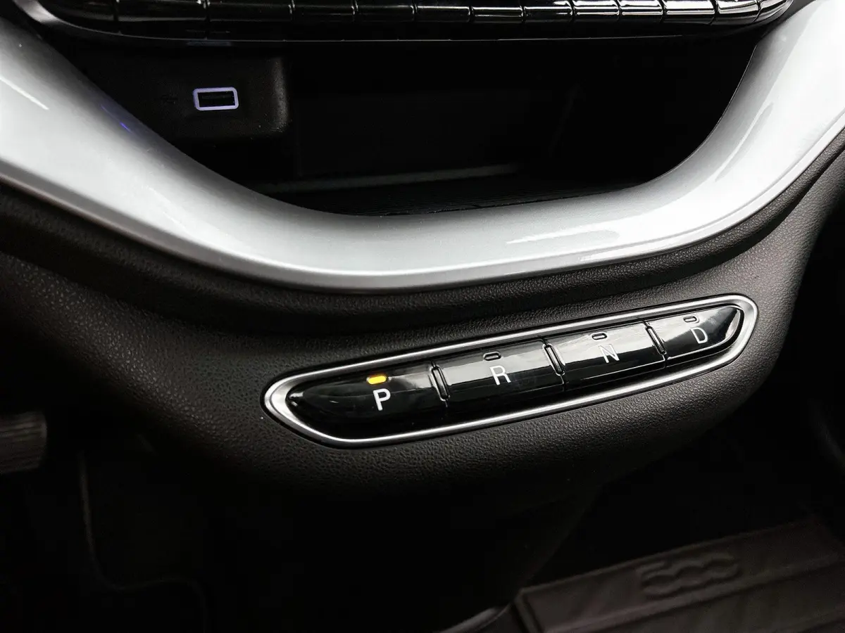 Icon 42 kWh | SOH: 95,29% | Apple Carplay/Android Auto | Stoelverwarming | Parkeersensoren