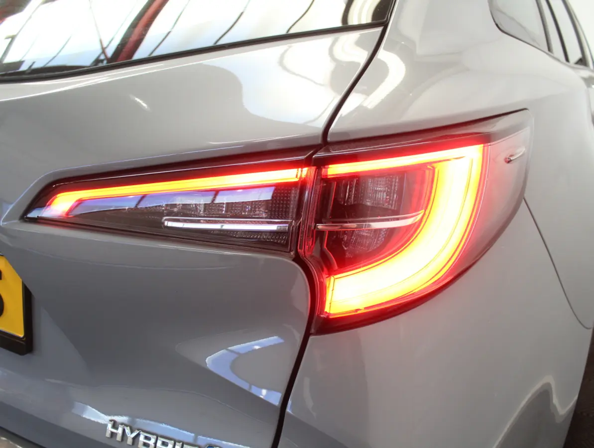1.8 Hybrid Active CLIMATE | CAMERA | CARPLAY | LED | ADAPCRUISE | DAB | LMV16
