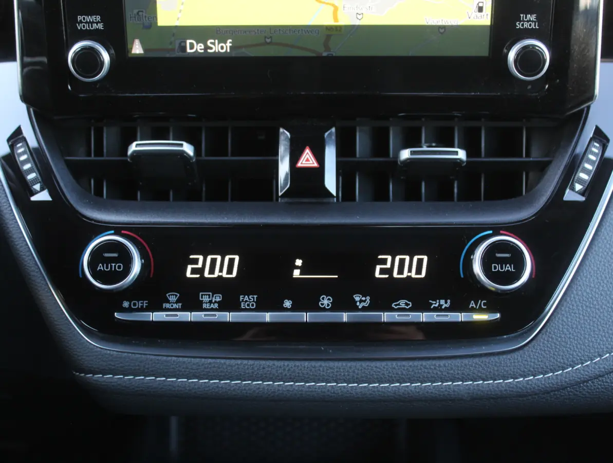 1.8 Hybrid Active CLIMATE | CAMERA | CARPLAY | LED | ADAPCRUISE | DAB | LMV16
