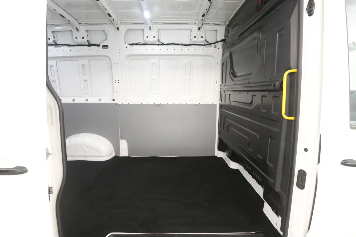 2.0 TDI L3H3 140PK | Airco | Cruise | Camera | Carplay | Stoelverw. | Zwaailamp | Parkeersens.