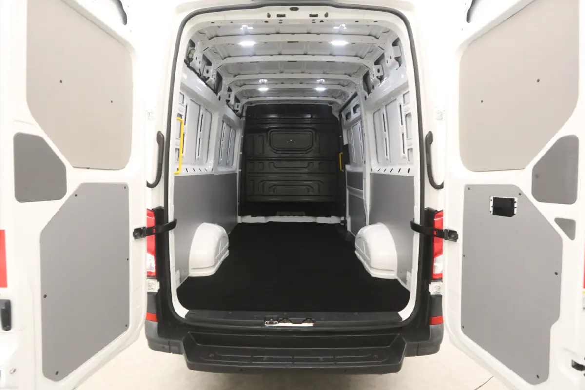 2.0 TDI L3H3 140PK | Airco | Cruise | Camera | Carplay | Stoelverw. | Zwaailamp | Parkeersens.