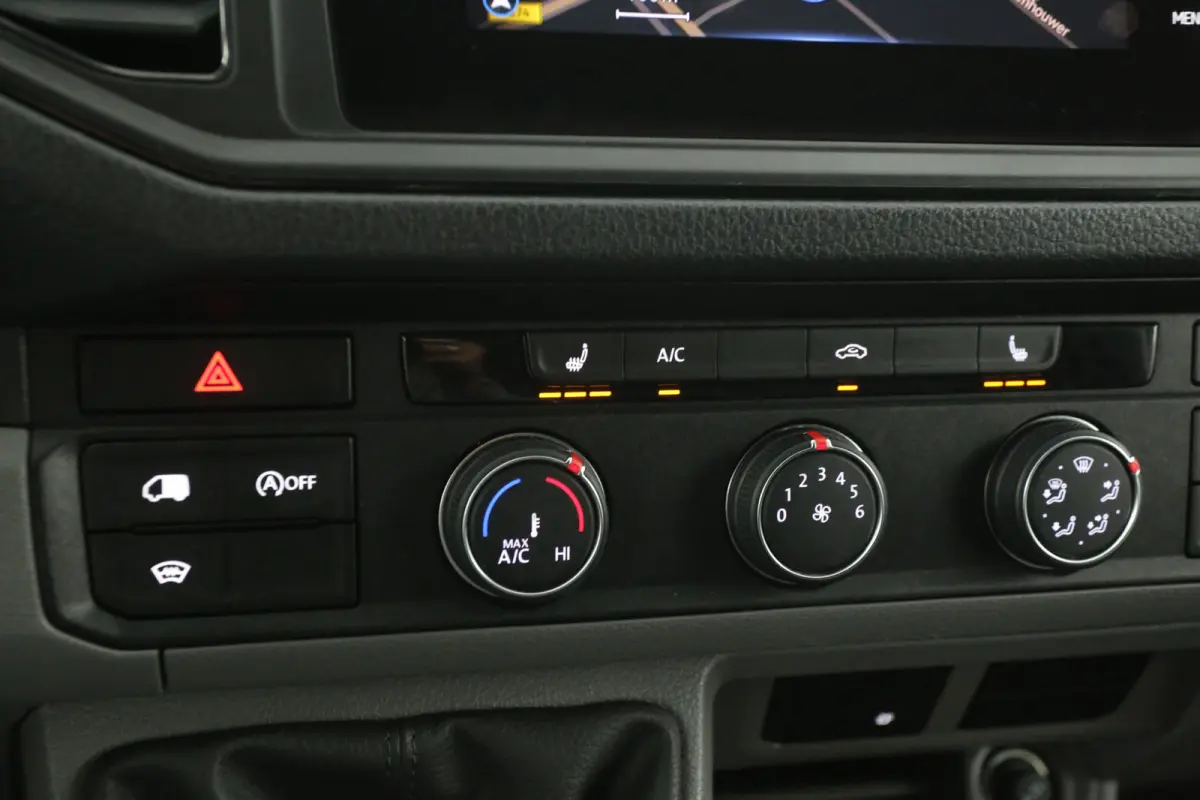 2.0 TDI L3H3 140PK | Airco | Cruise | Camera | Carplay | Stoelverw. | Zwaailamp | Parkeersens.