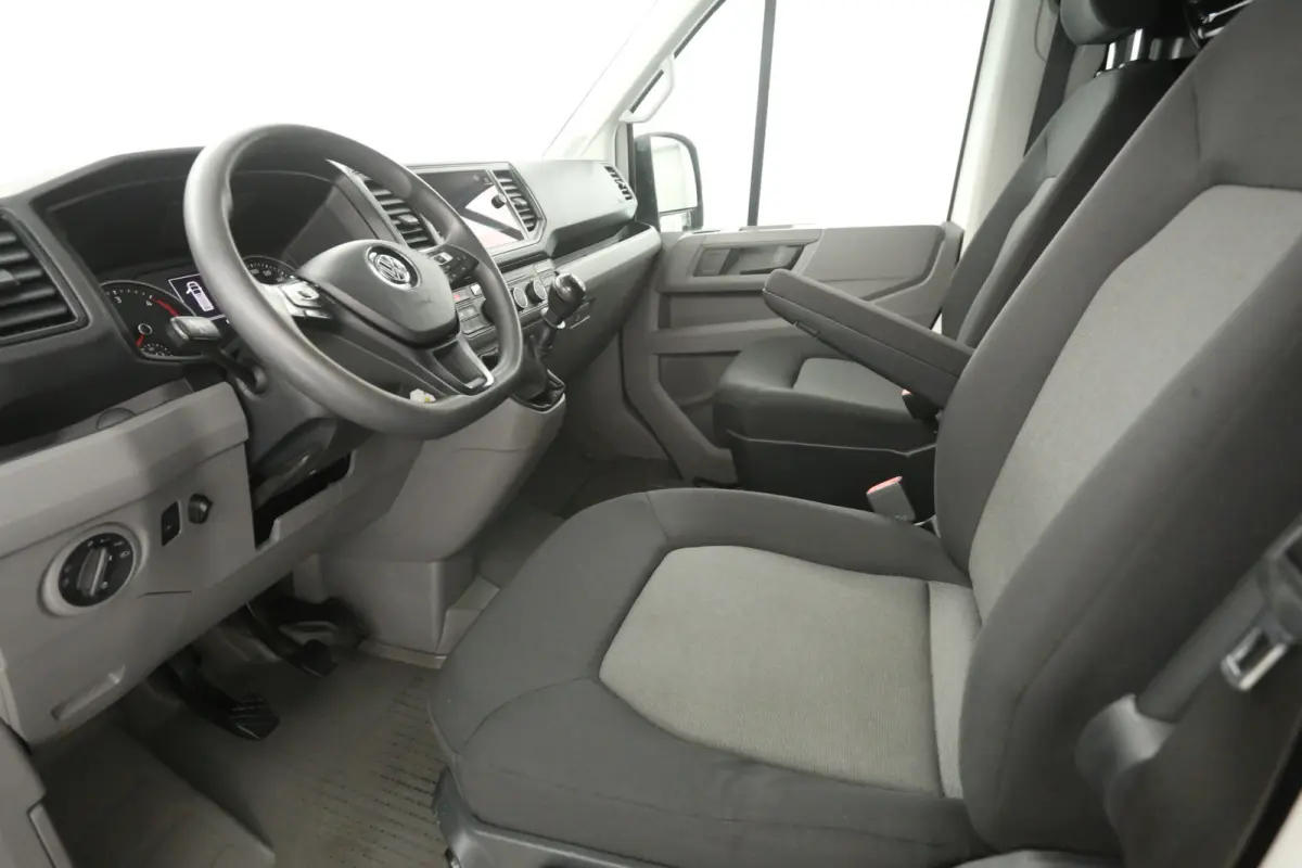 2.0 TDI L3H3 140PK | Airco | Cruise | Camera | Carplay | Stoelverw. | Zwaailamp | Parkeersens.