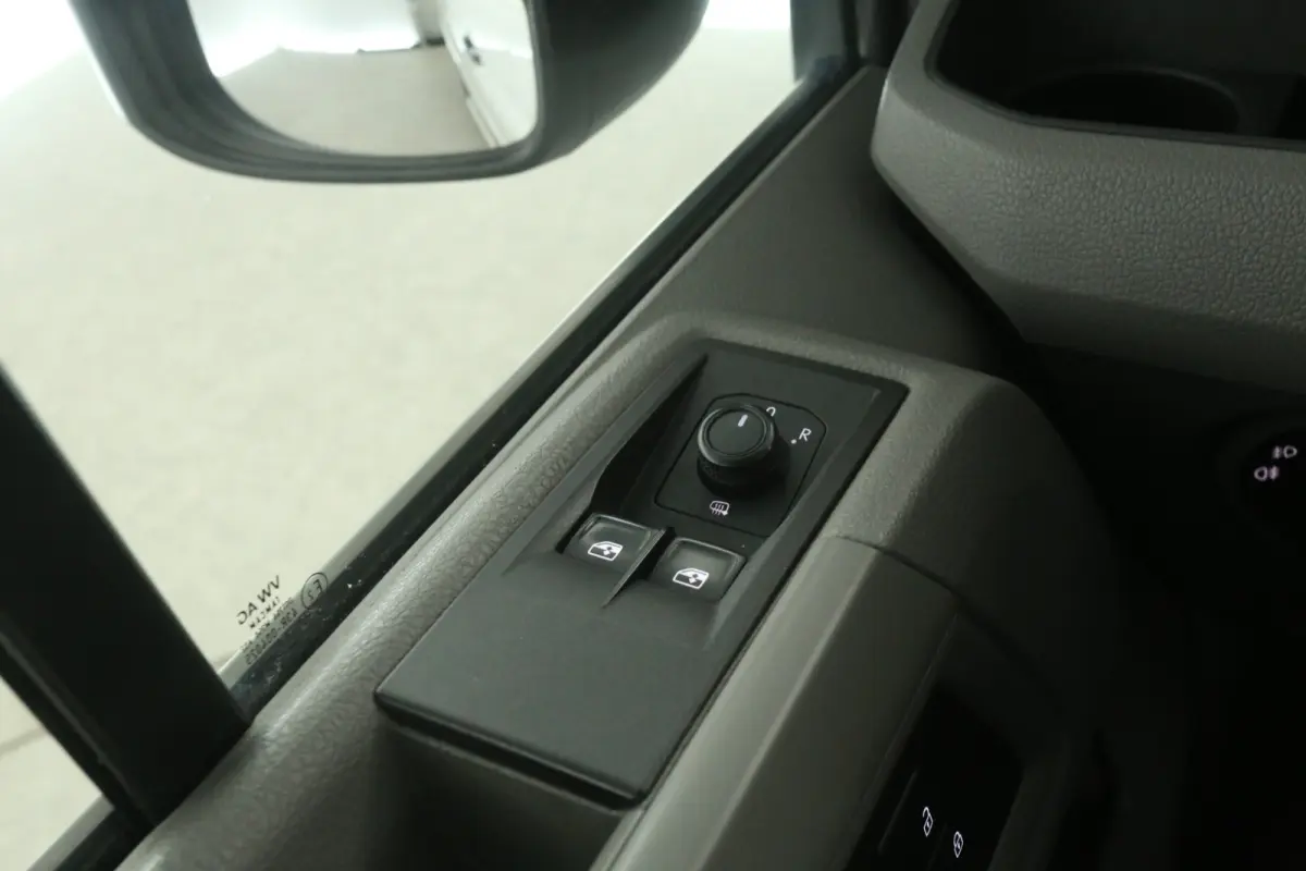 2.0 TDI L3H3 140PK | Airco | Cruise | Camera | Carplay | Stoelverw. | Zwaailamp | Parkeersens.