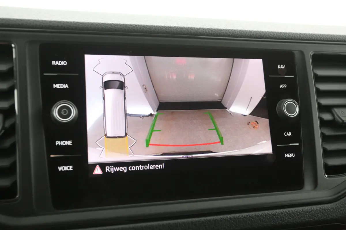 2.0 TDI L3H3 140PK | Airco | Cruise | Camera | Carplay | Stoelverw. | Zwaailamp | Parkeersens.