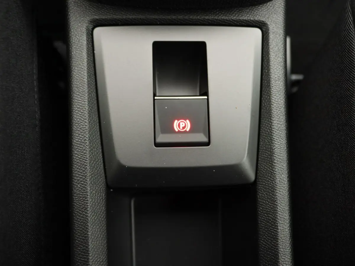 GS 44 kWh || Apple Carplay/Android Auto || Navigatie || Verwarmbare voorstoelen || Dakrails ||