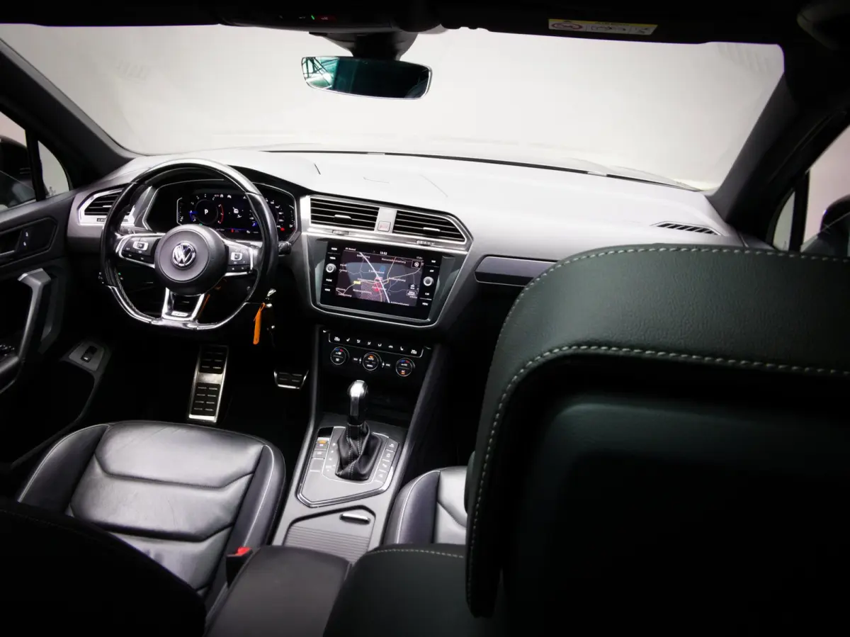 1.5 TSI ACT Highline Business R-Line (PANO, TREKHAAK, ADAPTIVE CRUISE, APPLE CARPLAY/ANDROID AUTO, 360 CAMERA)