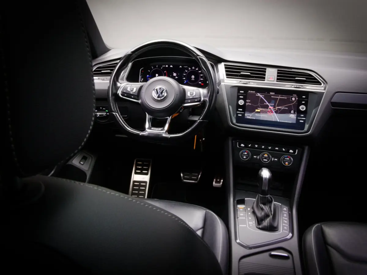 1.5 TSI ACT Highline Business R-Line (PANO, TREKHAAK, ADAPTIVE CRUISE, APPLE CARPLAY/ANDROID AUTO, 360 CAMERA)