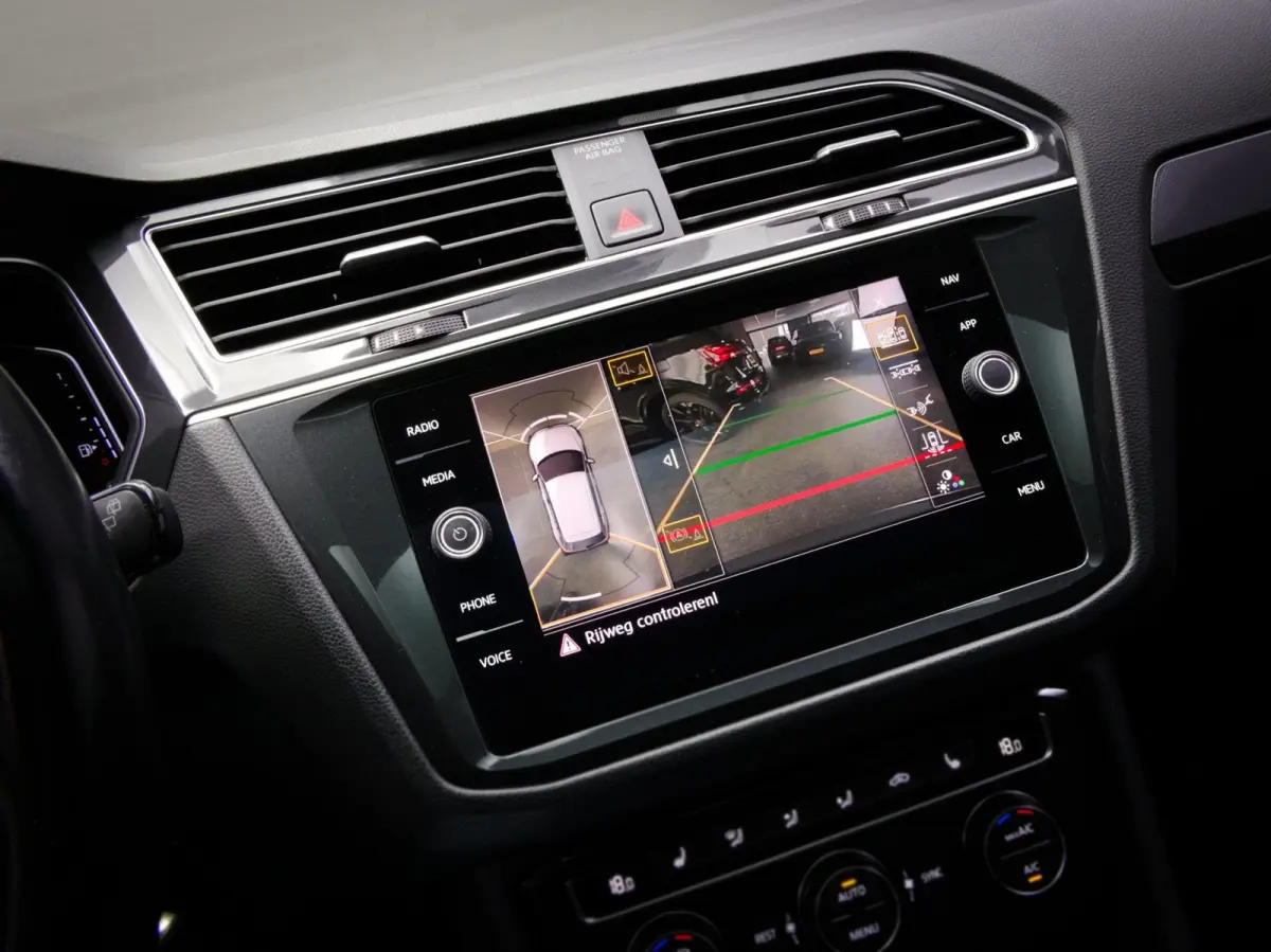 1.5 TSI ACT Highline Business R-Line (PANO, TREKHAAK, ADAPTIVE CRUISE, APPLE CARPLAY/ANDROID AUTO, 360 CAMERA)