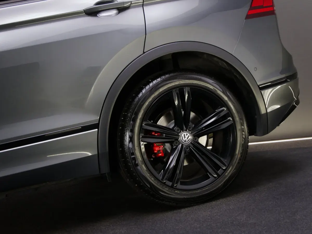 1.5 TSI ACT Highline Business R-Line (PANO, TREKHAAK, ADAPTIVE CRUISE, APPLE CARPLAY/ANDROID AUTO, 360 CAMERA)