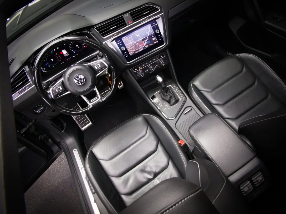 1.5 TSI ACT Highline Business R-Line (PANO, TREKHAAK, ADAPTIVE CRUISE, APPLE CARPLAY/ANDROID AUTO, 360 CAMERA)