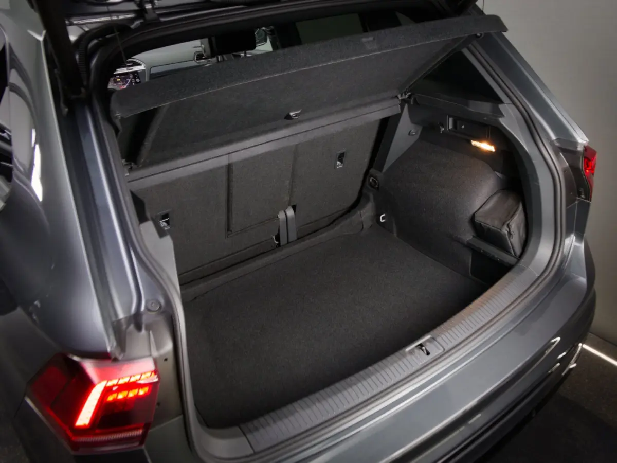 1.5 TSI ACT Highline Business R-Line (PANO, TREKHAAK, ADAPTIVE CRUISE, APPLE CARPLAY/ANDROID AUTO, 360 CAMERA)