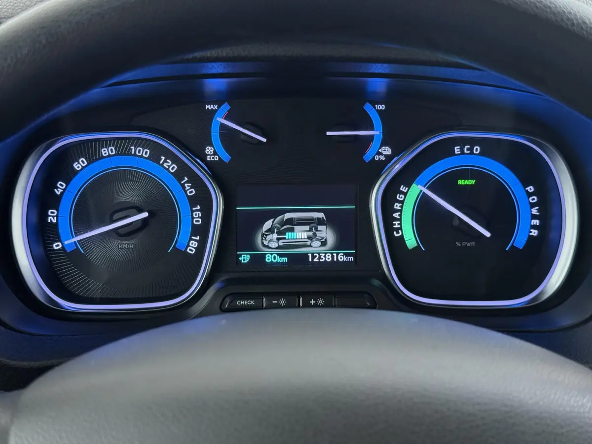 L2H1 75 kWh | 9 persoons | Cruise control