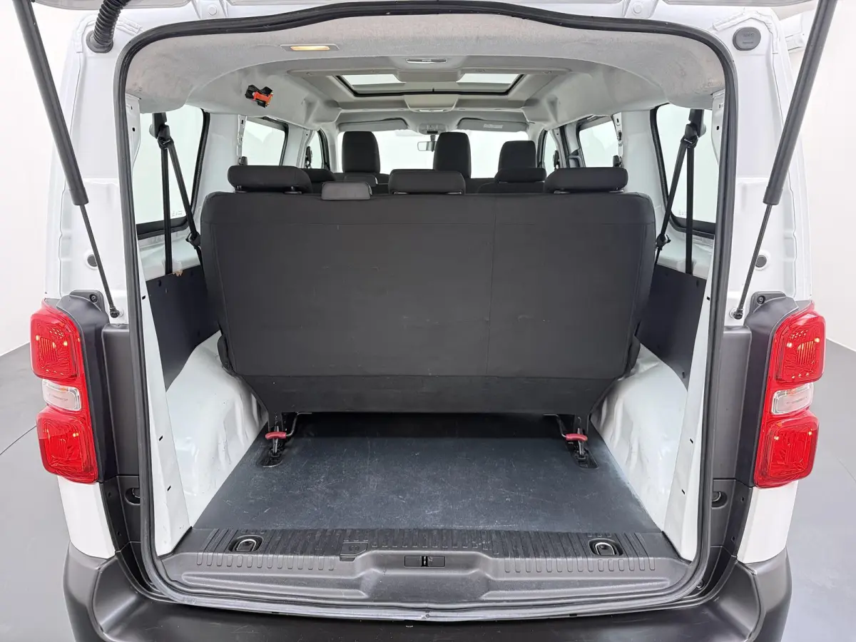 L2H1 75 kWh | 9 persoons | Cruise control