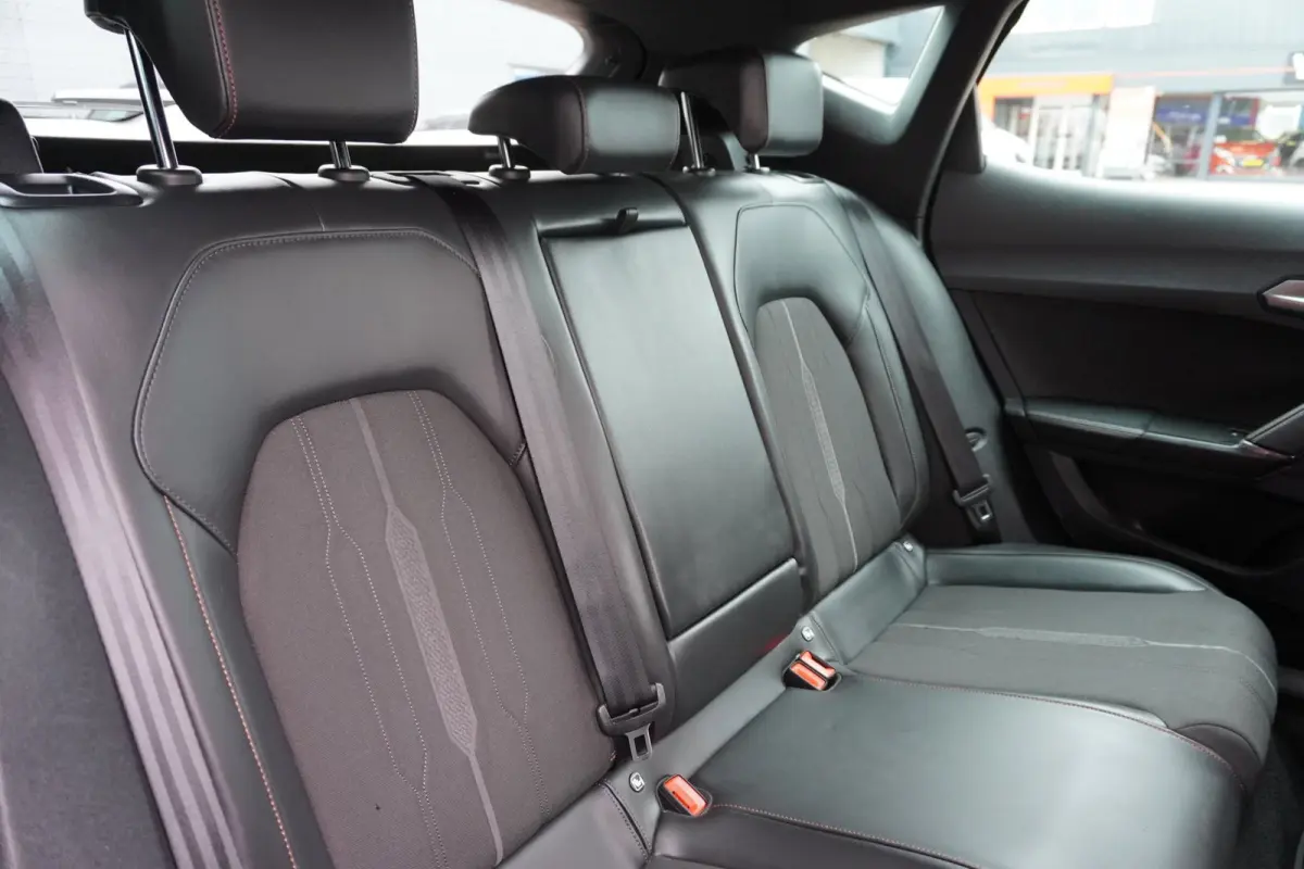 1.4 e-Hybrid VZ Performance Automaat | Carplay | Vol opties | Elek.pakket | Dealerauto | Inruil mogelijk