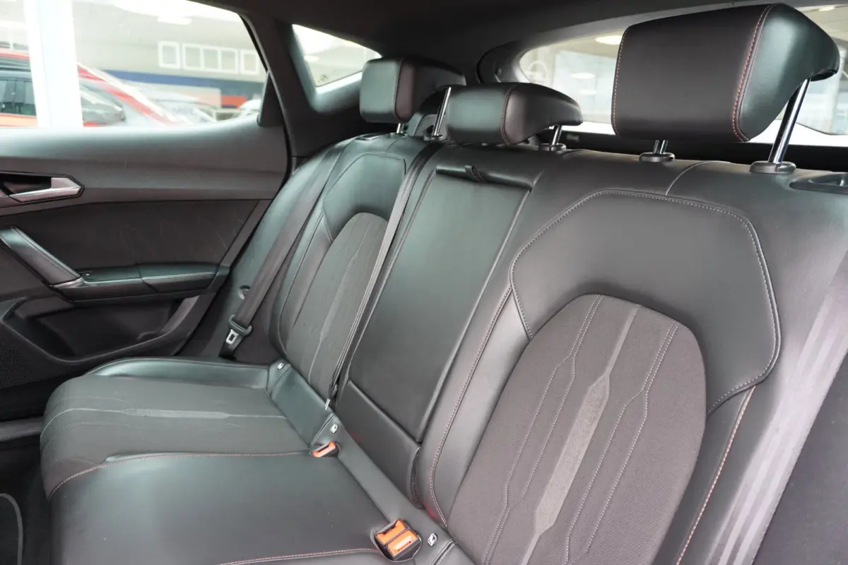 1.4 e-Hybrid VZ Performance Automaat | Carplay | Vol opties | Elek.pakket | Dealerauto | Inruil mogelijk