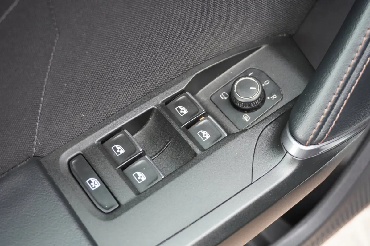 1.4 e-Hybrid VZ Performance Automaat | Carplay | Vol opties | Elek.pakket | Dealerauto | Inruil mogelijk