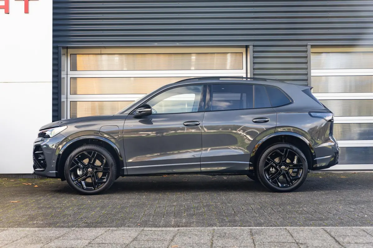 1.5 eHybrid 272pk R-Line Edition | 20" Velgen | Panoramadak