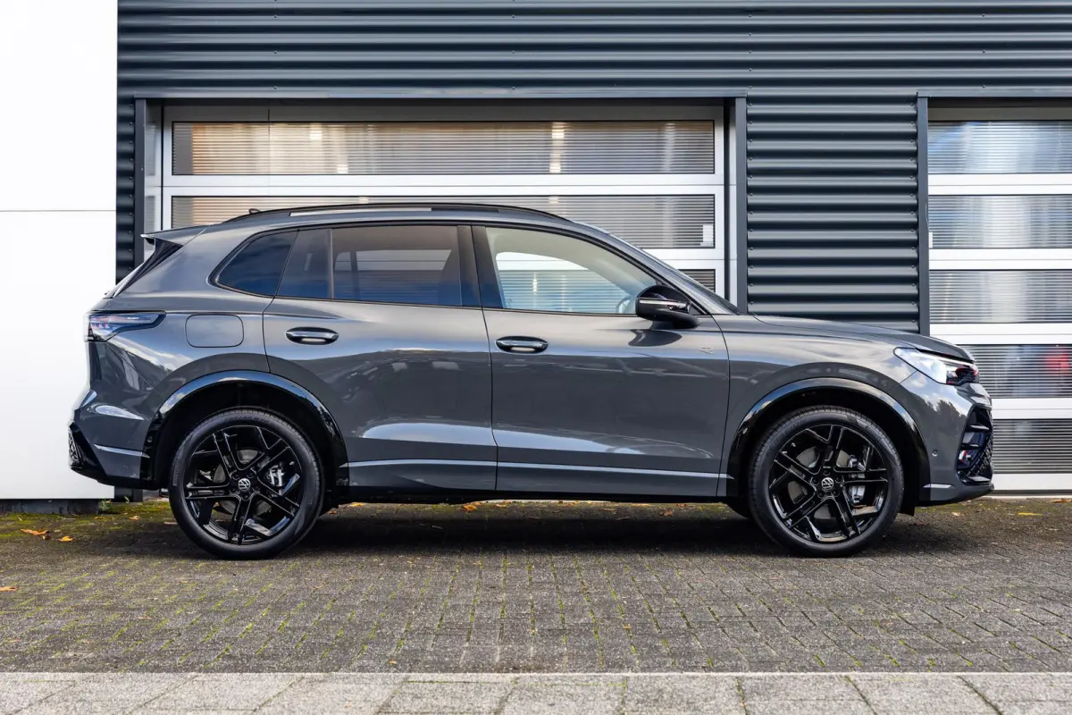 1.5 eHybrid 272pk R-Line Edition | 20" Velgen | Panoramadak